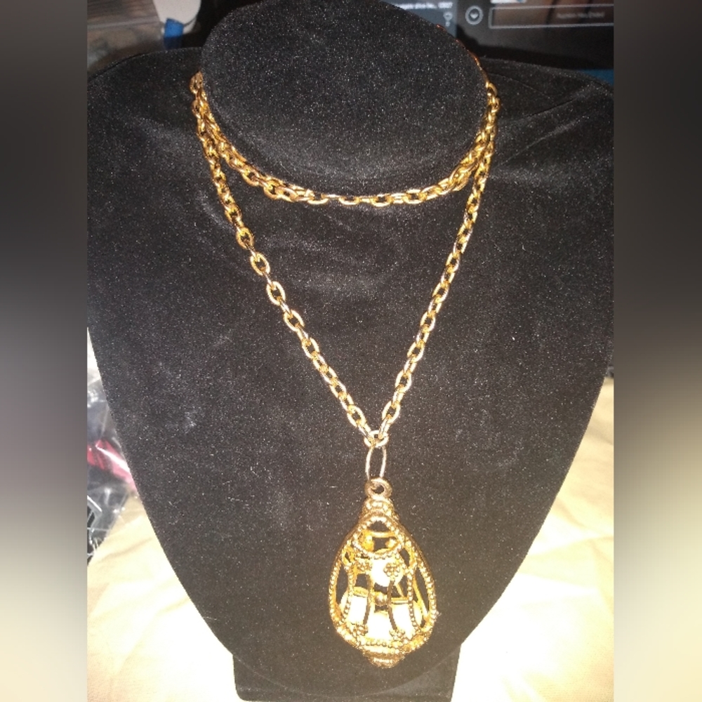 Vintage Gold Toned Long Necklace, 34 Inches, Four Caged Pearls - Picture 6 of 6